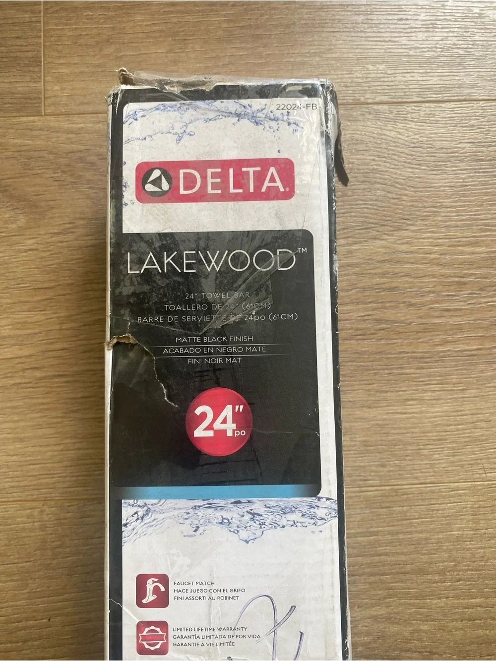 New Delta Lakewood Matte Black Wall-Mount Towel Bar 24”
